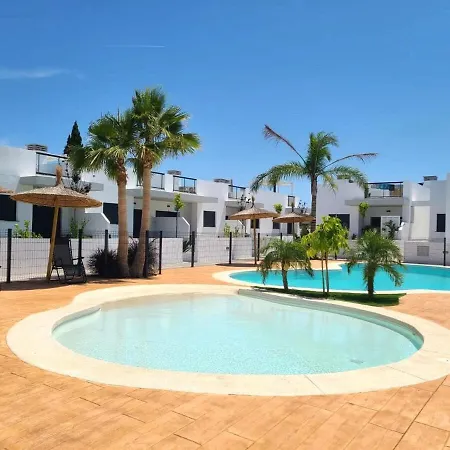 Hidden Paradise, Cerca De La Playa Deveses * אל ורגר