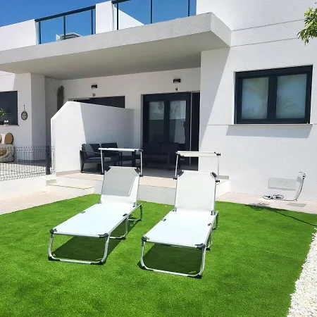 Hidden Paradise, Cerca De La Playa Deveses דירה